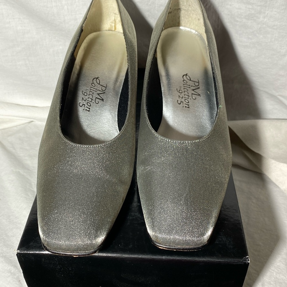 PM Collection by 9•2•5 Pewter Shimmer size 9m heels